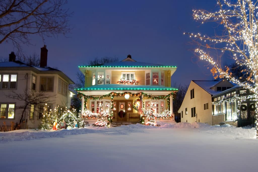 How To Hang Christmas Lights on Gutters (2024 Guide)