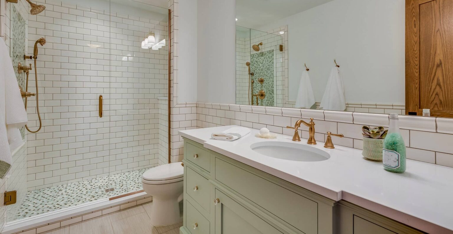 How Much Does TubtoShower Conversion Cost? (2024 Guide)