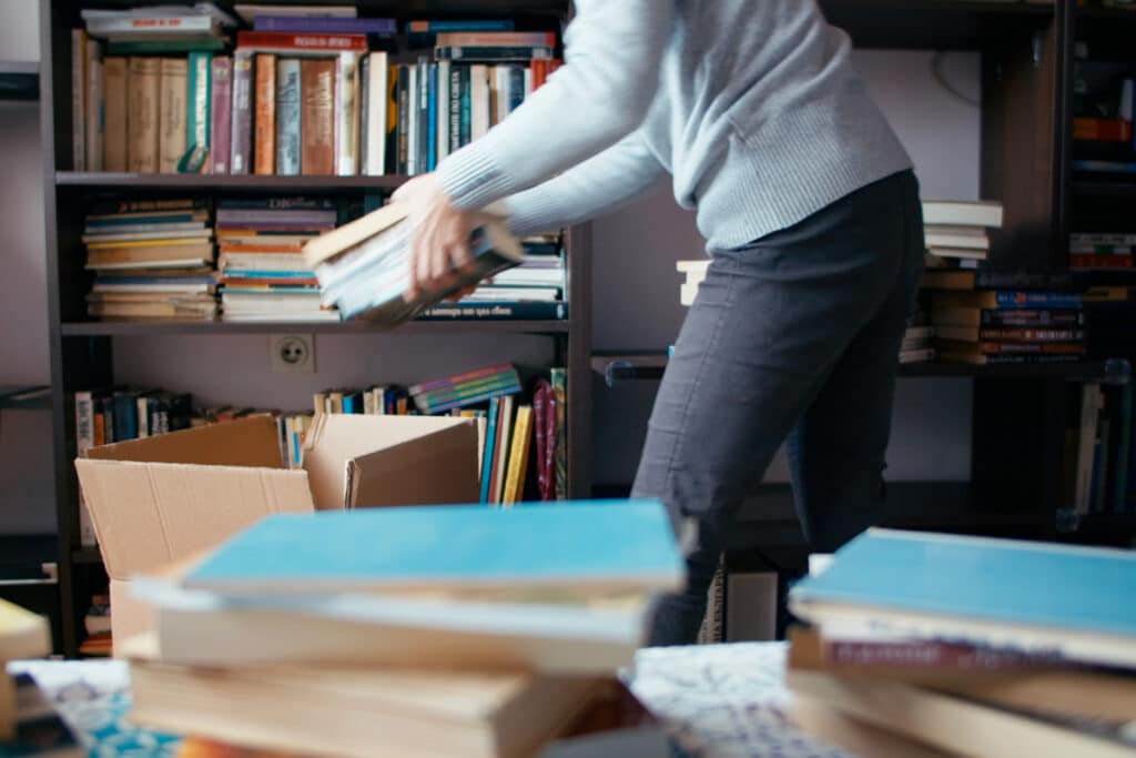 How To Pack Books for Moving (2024 Guide)