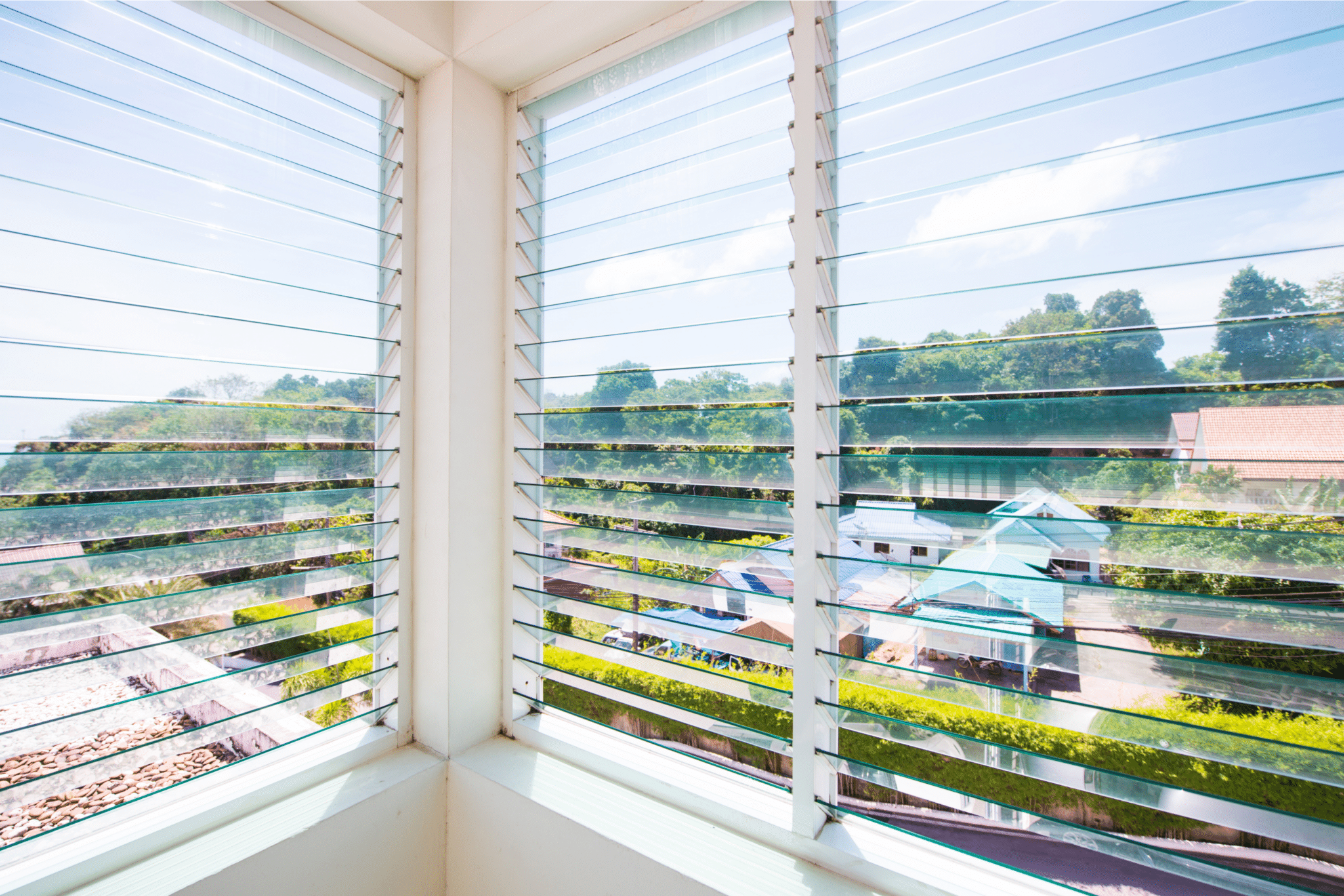 What are Jalousie Windows? (2024 Guide)