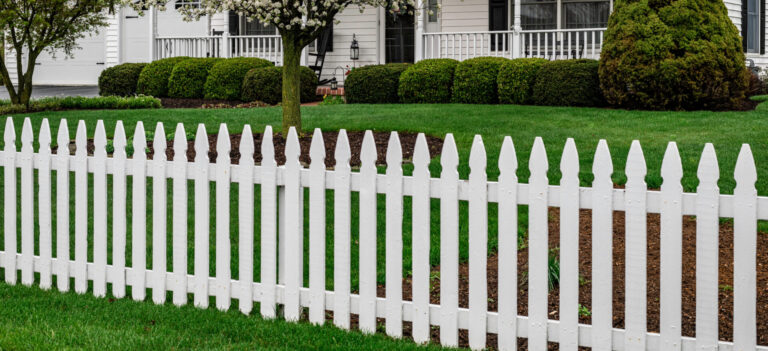 A Comprehensive Guide to Fencing Options for Your Yard